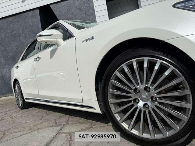 Toyota CROWN MAJESTA 2014-12 3766834-11