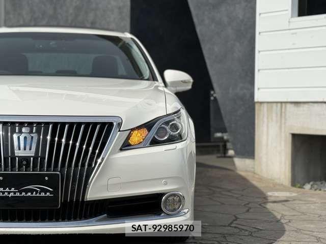 Toyota CROWN MAJESTA 2014-12 3766834-12