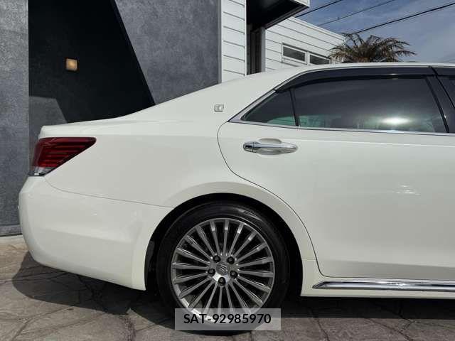 Toyota CROWN MAJESTA 2014-12 3766834-14