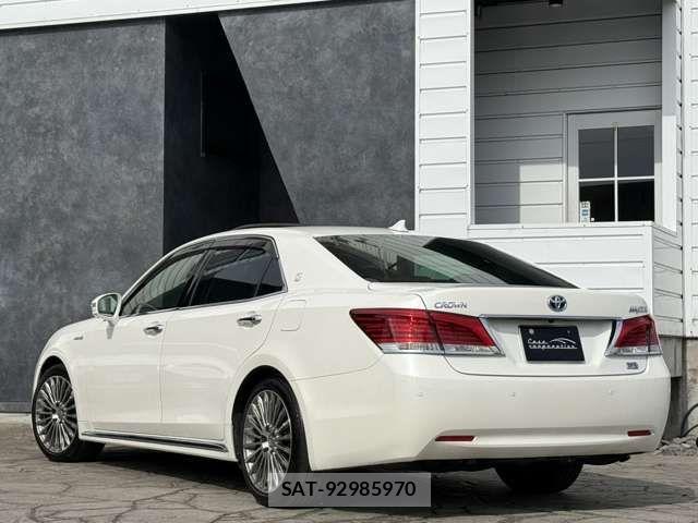 Toyota CROWN MAJESTA 2014-12 3766834-17