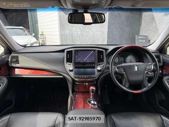 Toyota CROWN MAJESTA 2014-12 3766834-4