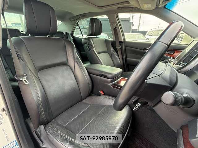 Toyota CROWN MAJESTA 2014-12 3766834-5