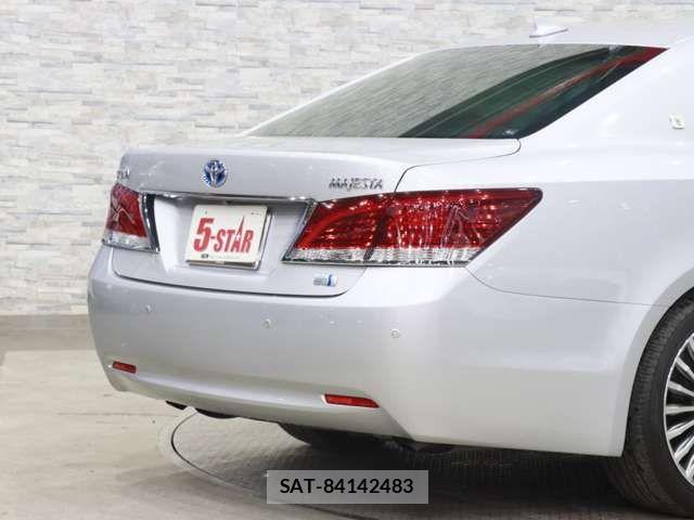 Toyota CROWN MAJESTA 2014-02 4370238-13