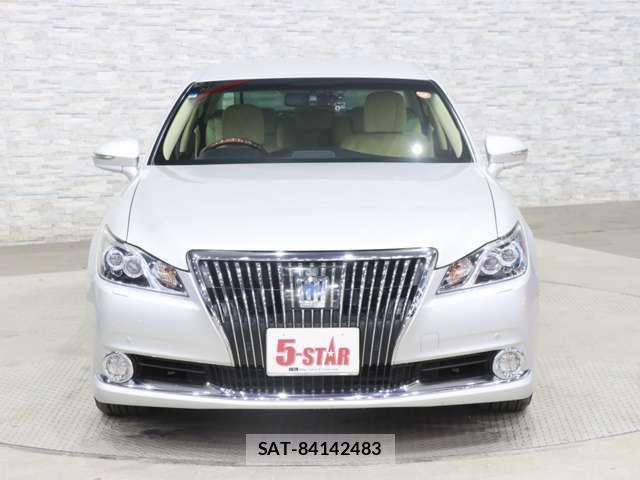 Toyota CROWN MAJESTA 2014-02 4370238-6