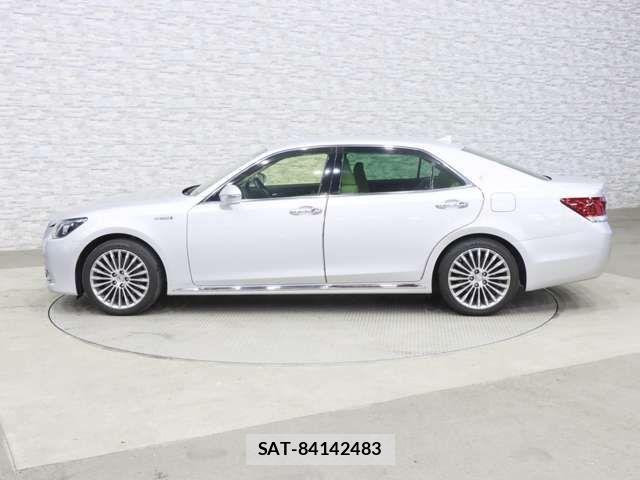 Toyota CROWN MAJESTA 2014-02 4370238-7
