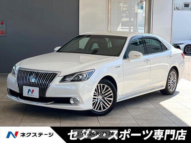 Toyota CROWN MAJESTA 2016-05 4935725-0
