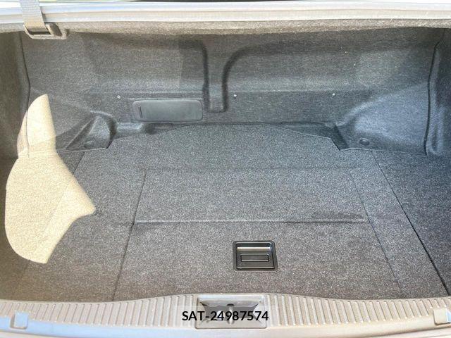 Toyota CROWN MAJESTA 2016-05 4935725-9