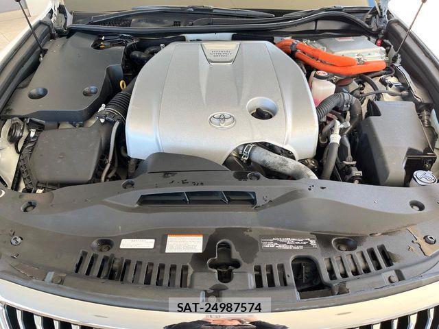 Toyota CROWN MAJESTA 2016-05 4935725-17