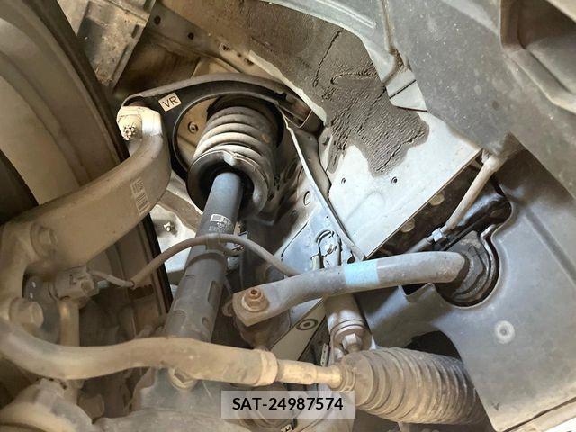 Toyota CROWN MAJESTA 2016-05 4935725-19