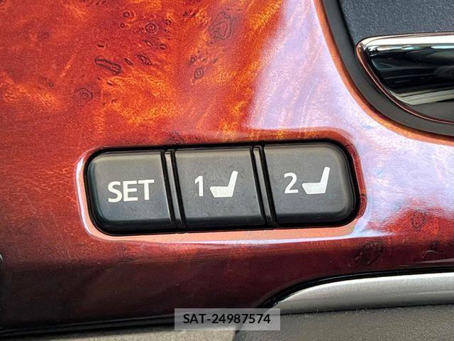 Toyota CROWN MAJESTA 2016-05 4935725-6
