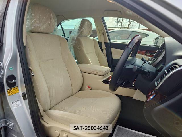 Toyota CROWN MAJESTA 2013-11 5863517-11