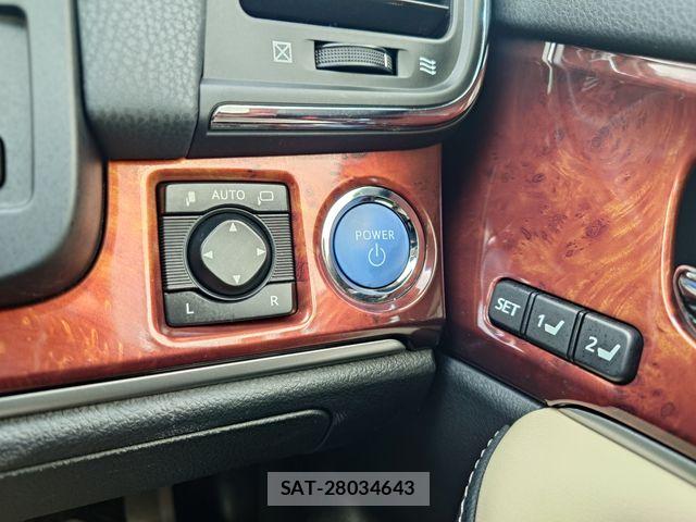 Toyota CROWN MAJESTA 2013-11 5863517-18