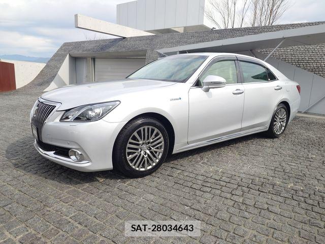 Toyota CROWN MAJESTA 2013-11 5863517-1