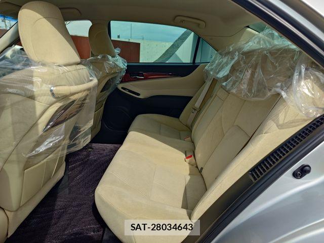 Toyota CROWN MAJESTA 2013-11 5863517-20
