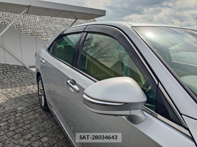 Toyota CROWN MAJESTA 2013-11 5863517-4