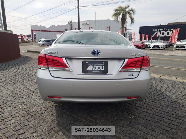 Toyota CROWN MAJESTA 2013-11 5863517-6