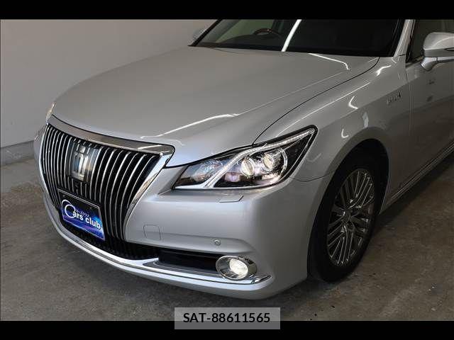 Toyota CROWN MAJESTA 2013-10 5863516-12
