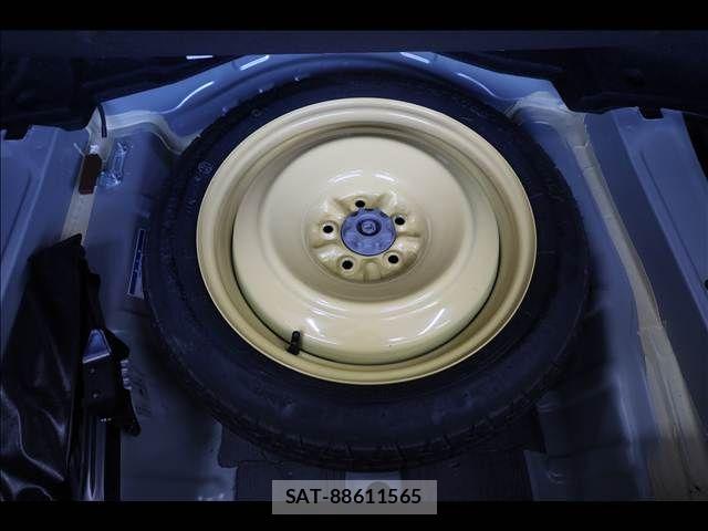 Toyota CROWN MAJESTA 2013-10 5863516-16