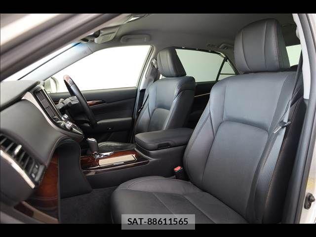 Toyota CROWN MAJESTA 2013-10 5863516-17