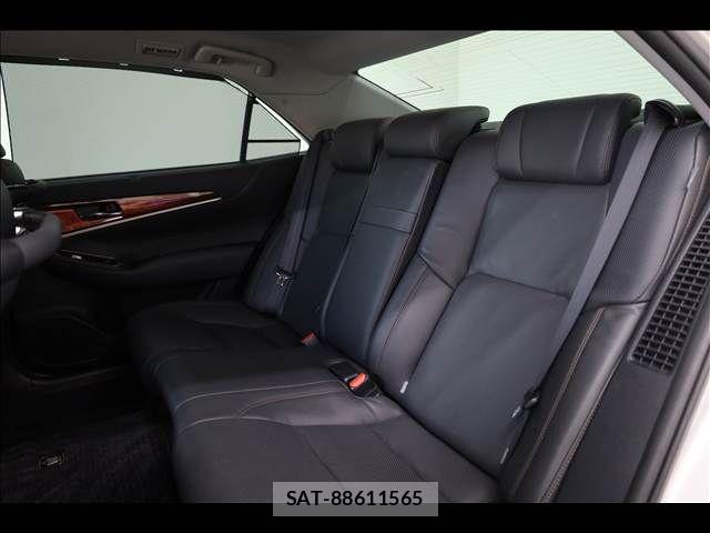 Toyota CROWN MAJESTA 2013-10 5863516-18