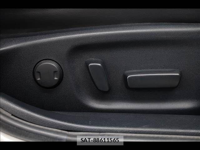 Toyota CROWN MAJESTA 2013-10 5863516-8