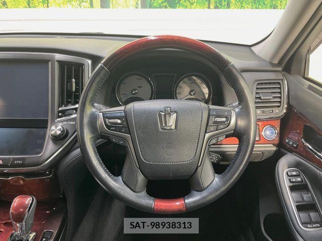 Toyota CROWN MAJESTA 2016-09 6010632-10