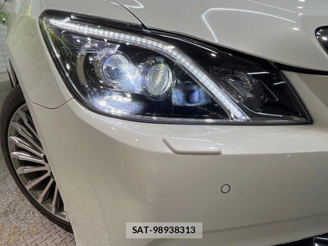 Toyota CROWN MAJESTA 2016-09 6010632-11