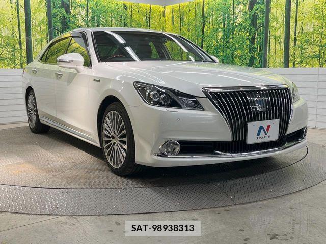 Toyota CROWN MAJESTA 2016-09 6010632-15
