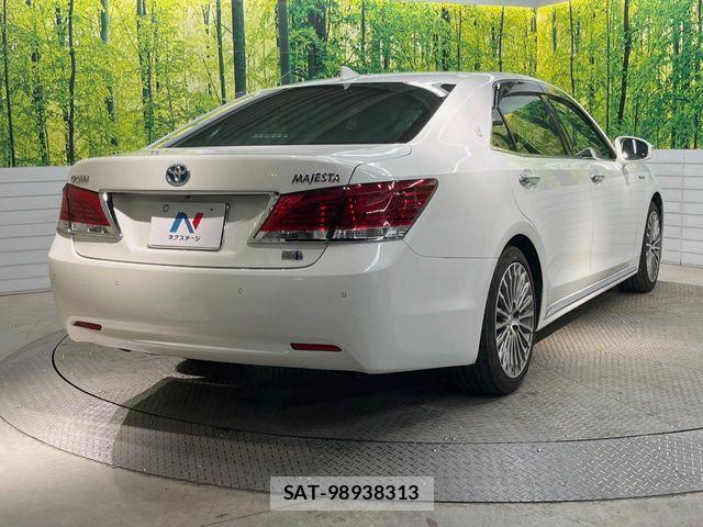 Toyota CROWN MAJESTA 2016-09 6010632-16