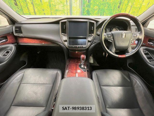 Toyota CROWN MAJESTA 2016-09 6010632-1