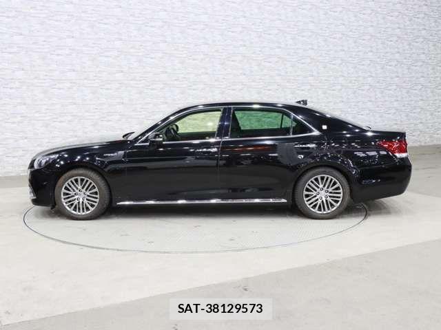 Toyota CROWN MAJESTA 2016-05 6212911-11