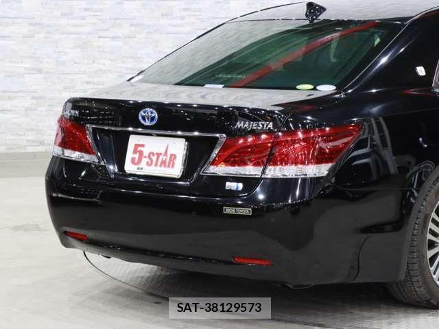 Toyota CROWN MAJESTA 2016-05 6212911-16