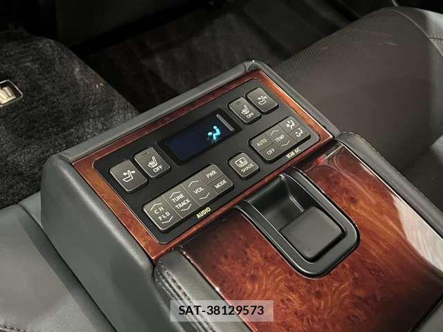 Toyota CROWN MAJESTA 2016-05 6212911-8