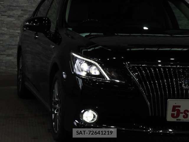 Toyota CROWN MAJESTA 2017-08 6212915-15
