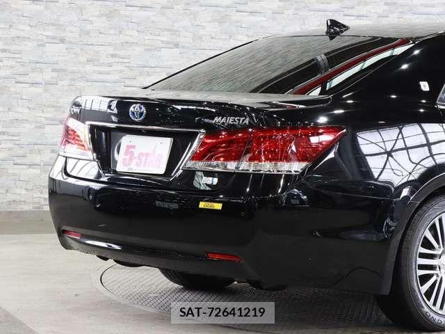 Toyota CROWN MAJESTA 2017-08 6212915-18