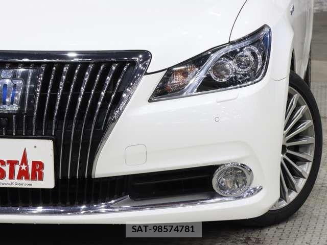 Toyota CROWN MAJESTA 2017-06 6263610-16