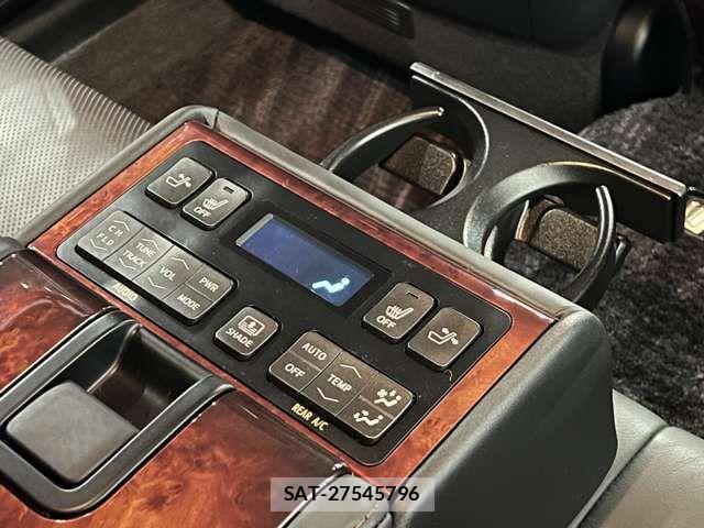 Toyota CROWN MAJESTA 2014-10 6271346-9