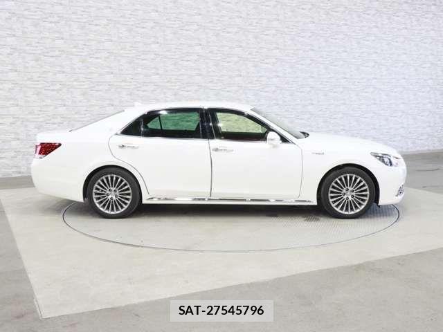 Toyota CROWN MAJESTA 2014-10 6271346-13
