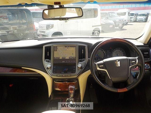 Toyota CROWN MAJESTA 2016-06 6544542-2