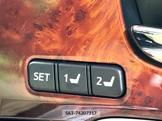 Toyota CROWN MAJESTA 2014-05 6611195-10