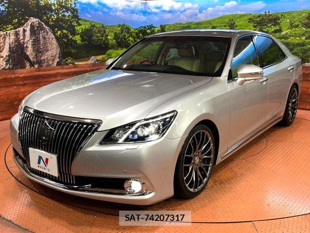 Toyota CROWN MAJESTA 2014-05 6611195-19