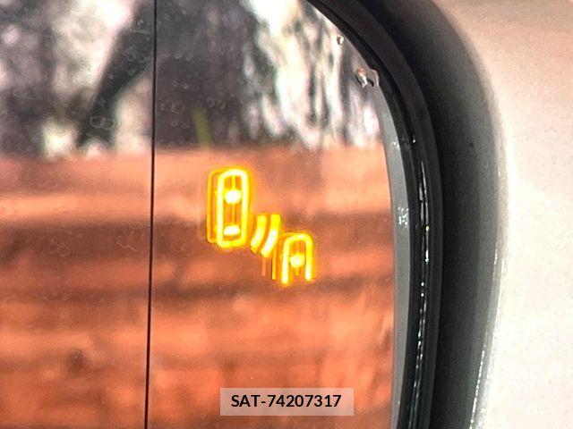 Toyota CROWN MAJESTA 2014-05 6611195-6