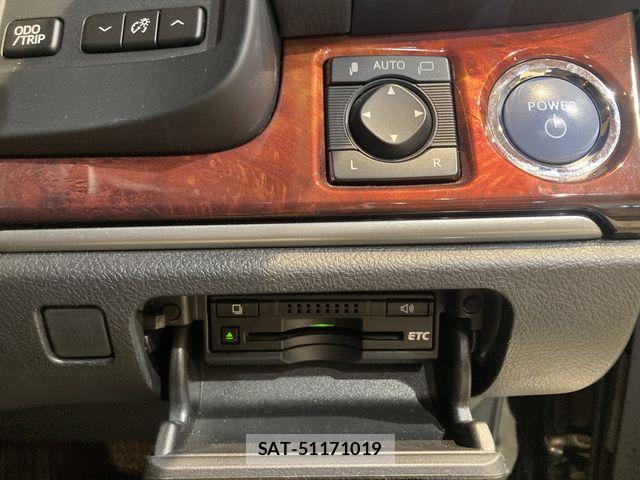 Toyota CROWN MAJESTA 2014-01 6641388-27