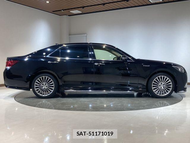 Toyota CROWN MAJESTA 2014-01 6641388-6