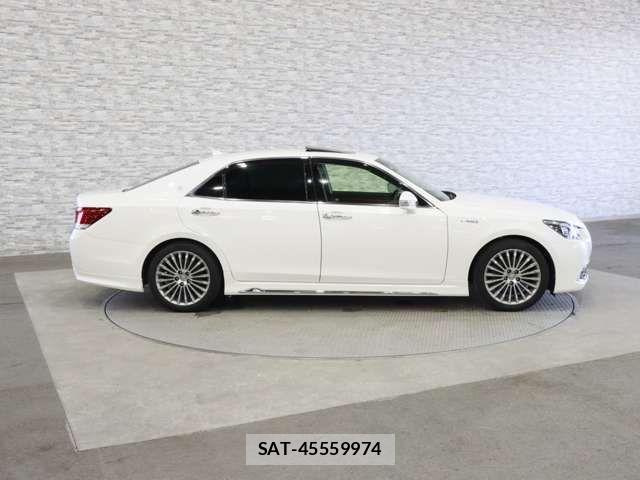 Toyota CROWN MAJESTA 2013-10 6641391-13
