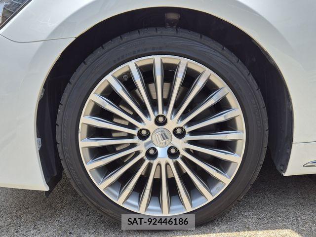Toyota CROWN MAJESTA 2016-08 6670956-13
