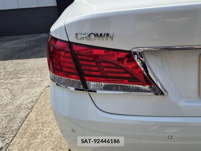 Toyota CROWN MAJESTA 2016-08 6670956-23