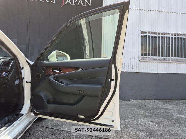 Toyota CROWN MAJESTA 2016-08 6670956-24