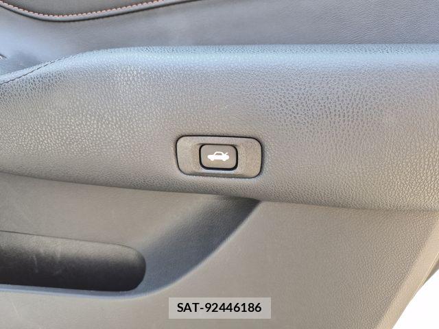 Toyota CROWN MAJESTA 2016-08 6670956-26