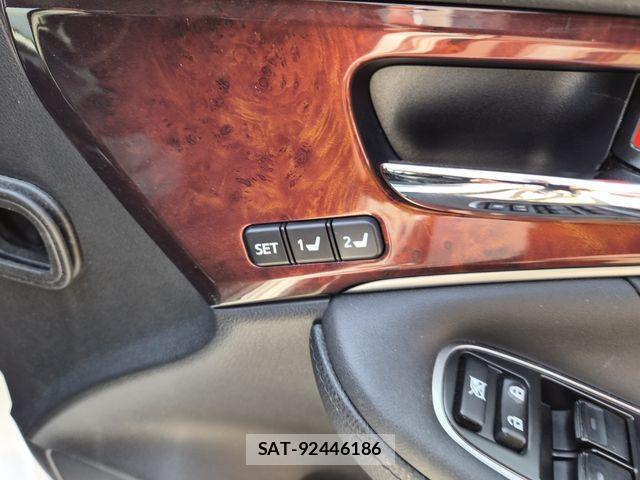 Toyota CROWN MAJESTA 2016-08 6670956-27